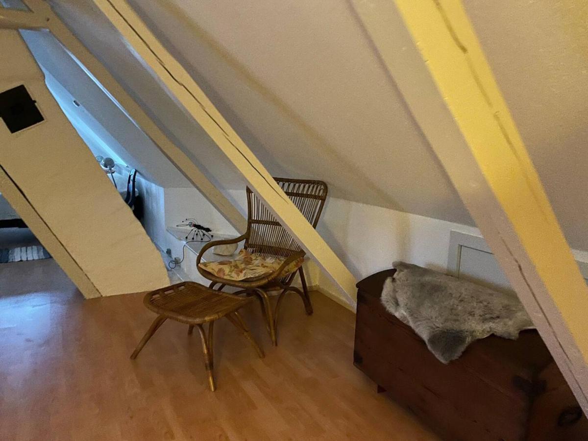 Vaerelser I Historisk Hus Med Sjael Og Atmosfaere Helsinge Exterior photo